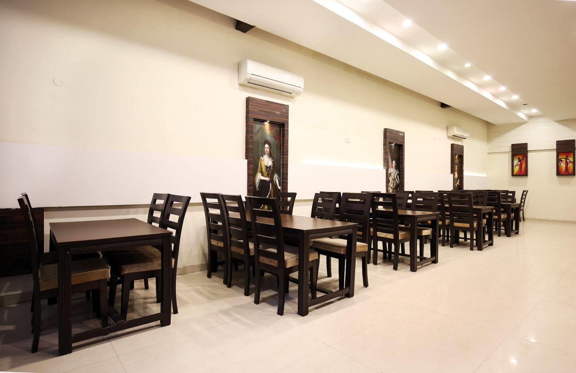 Hotel Mm Yellowuds Amritsar Exterior photo