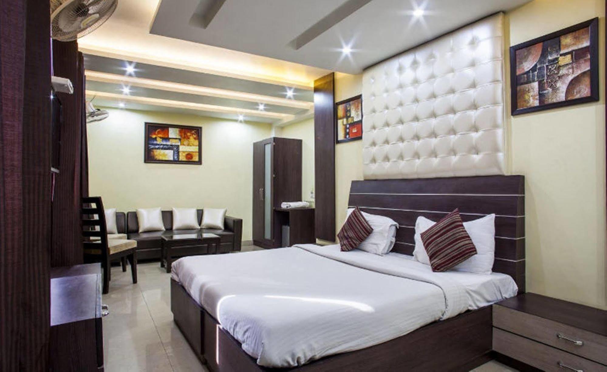 Hotel Mm Yellowuds Amritsar Exterior photo